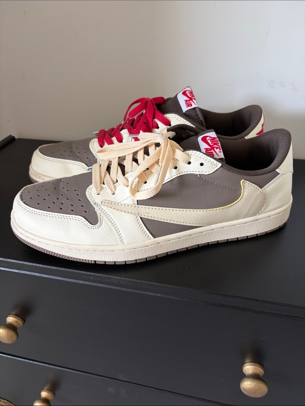Nike Low-Top Sneakers in Brown, Cream and Red Accents